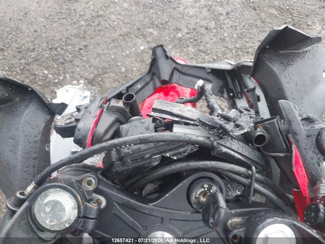 Yamaha YZFR3 2015 MH3RH06N6FK002269 Image 7