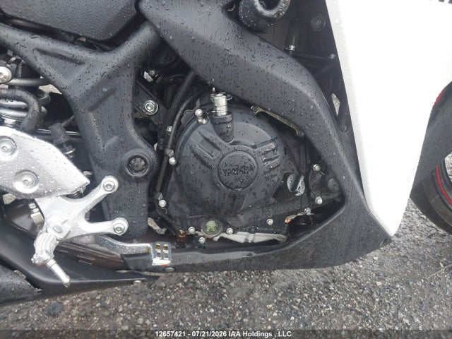 Yamaha YZFR3 2015 MH3RH06N6FK002269 Image 8