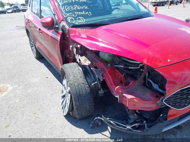 Продажа на аукционе авто 2022 Ford Escape Titanium, vin: 1FMCU9J91NUB37642, номер лота: 12657424