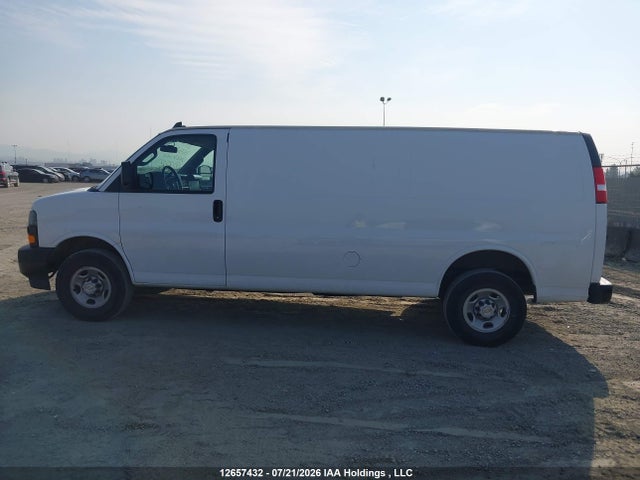 Chevrolet Express G2500 2023 1GCWGBFP8P1254274 Image 14