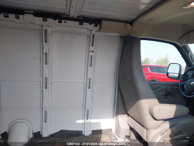 Chevrolet Express G2500 2023 1GCWGBFP8P1254274 Image 8