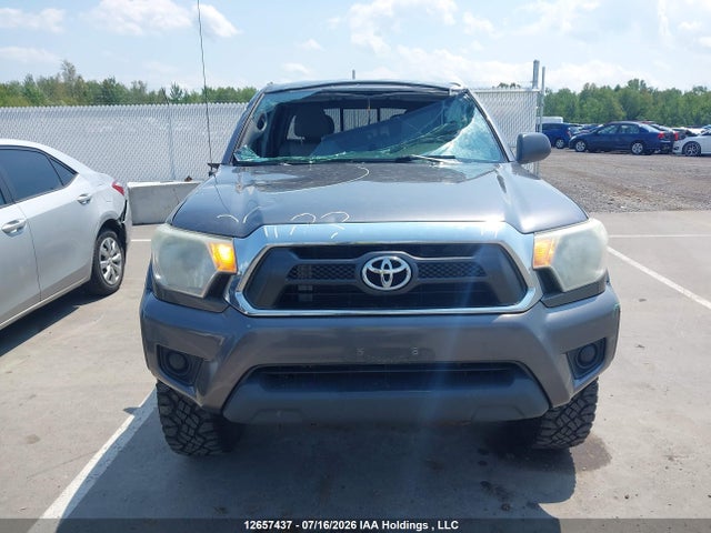12657437 :رقم المزاد ، 5TFMU4FN7FX027373 vin ، 2015 Toyota Tacoma Double Cab Long Bed مزاد بيع