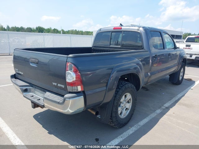 12657437 :رقم المزاد ، 5TFMU4FN7FX027373 vin ، 2015 Toyota Tacoma Double Cab Long Bed مزاد بيع