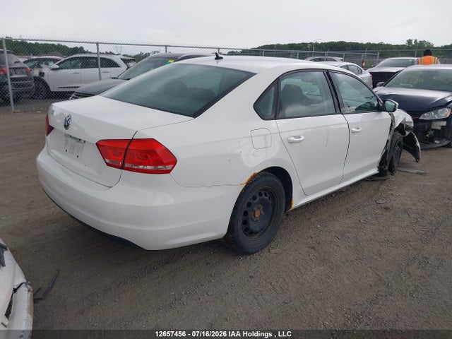 2013 Volkswagen Passat S მანქანა იყიდება აუქციონზე, vin: 1VWAH7A33DC109293, აუქციონის ნომერი: 12657456