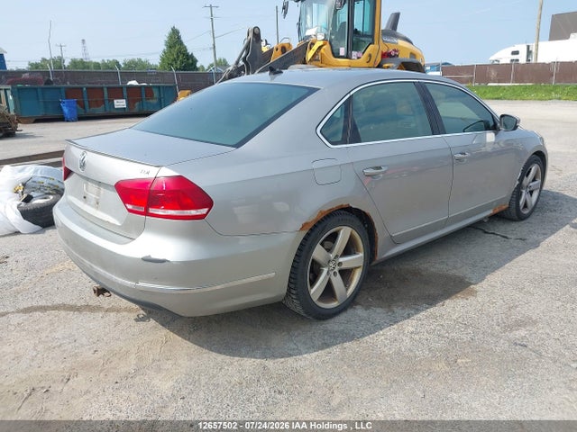 12657502 :رقم المزاد ، 1VWCN7A36CC106050 vin ، 2012 Volkswagen Passat مزاد بيع