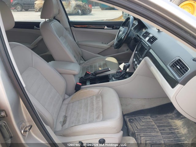 12657502 :رقم المزاد ، 1VWCN7A36CC106050 vin ، 2012 Volkswagen Passat مزاد بيع