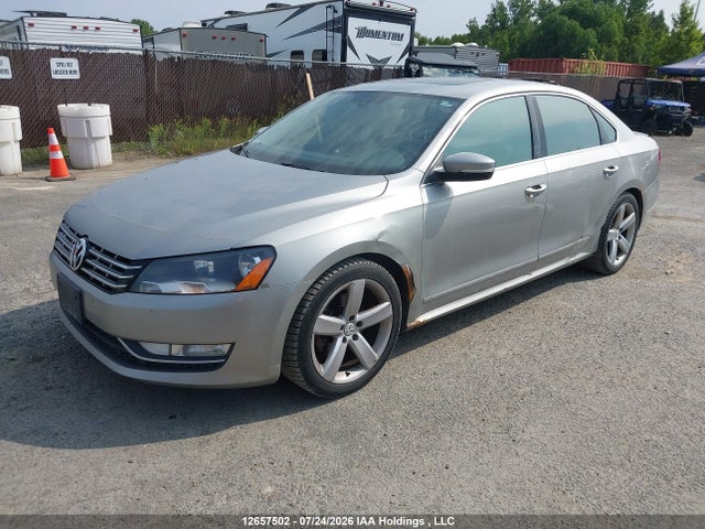12657502 :رقم المزاد ، 1VWCN7A36CC106050 vin ، 2012 Volkswagen Passat مزاد بيع