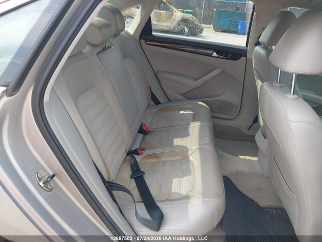 12657502 :رقم المزاد ، 1VWCN7A36CC106050 vin ، 2012 Volkswagen Passat مزاد بيع