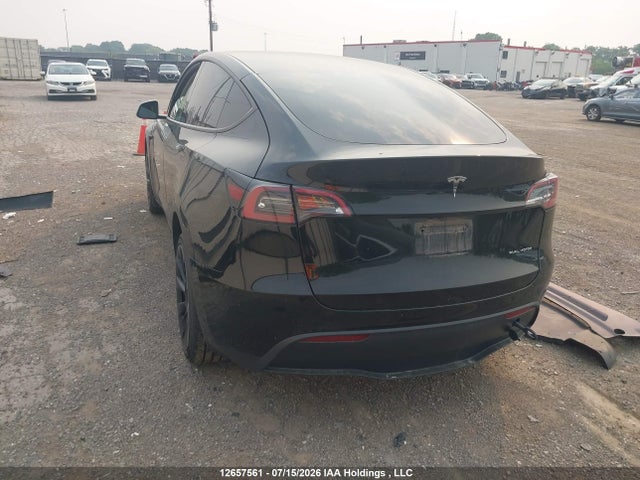 12657561 :رقم المزاد ، 7SAYGDEE8NF468001 vin ، 2022 Tesla Model Y مزاد بيع