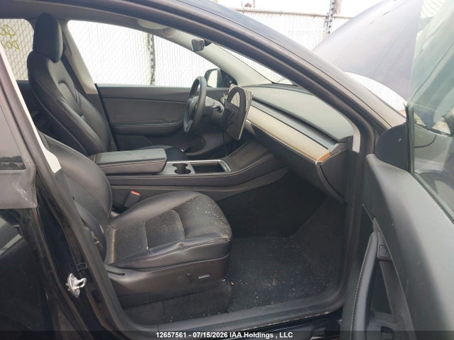 12657561 :رقم المزاد ، 7SAYGDEE8NF468001 vin ، 2022 Tesla Model Y مزاد بيع