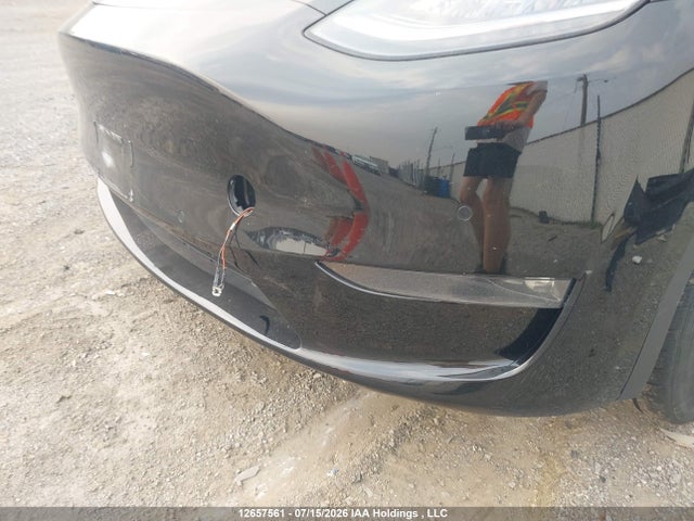12657561 :رقم المزاد ، 7SAYGDEE8NF468001 vin ، 2022 Tesla Model Y مزاد بيع