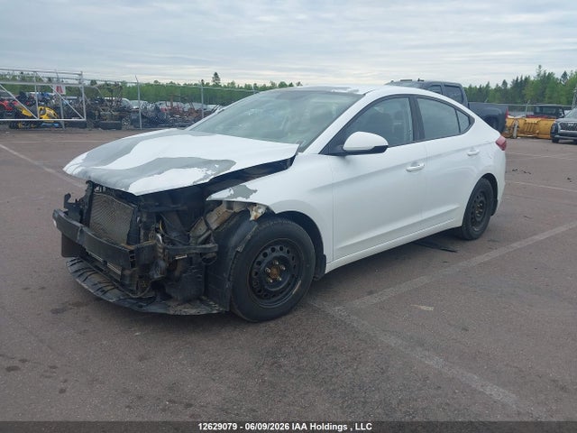 Hyundai Elantra Le 2017 5NPD74LF6HH131064 Image 2