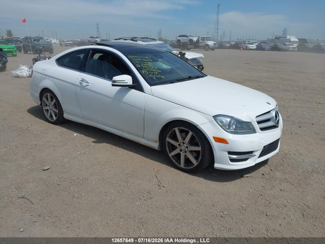 2013 Mercedes-benz C 350 4matic მანქანა იყიდება აუქციონზე, vin: WDDGJ8JB5DF962667, აუქციონის ნომერი: 12657649