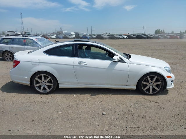 2013 Mercedes-benz C 350 4matic მანქანა იყიდება აუქციონზე, vin: WDDGJ8JB5DF962667, აუქციონის ნომერი: 12657649
