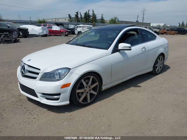 2013 Mercedes-benz C 350 4matic მანქანა იყიდება აუქციონზე, vin: WDDGJ8JB5DF962667, აუქციონის ნომერი: 12657649