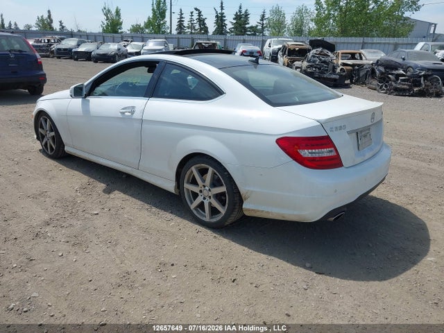 2013 Mercedes-benz C 350 4matic მანქანა იყიდება აუქციონზე, vin: WDDGJ8JB5DF962667, აუქციონის ნომერი: 12657649