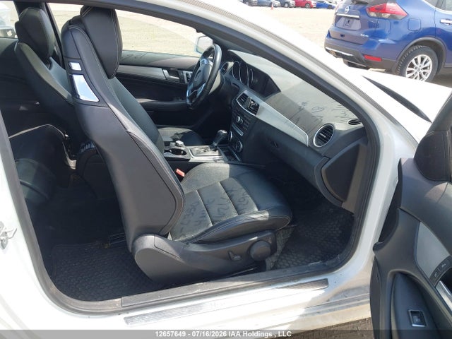 2013 Mercedes-benz C 350 4matic მანქანა იყიდება აუქციონზე, vin: WDDGJ8JB5DF962667, აუქციონის ნომერი: 12657649