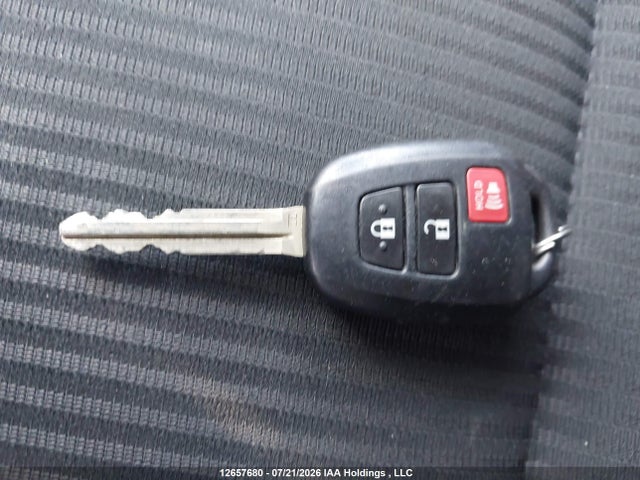 2T3RFREV9EW207682 Toyota Rav4 Xle