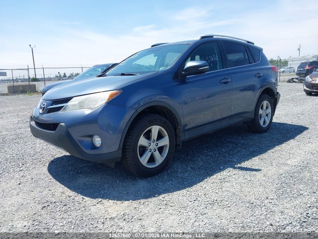 2T3RFREV9EW207682 Toyota Rav4 Xle