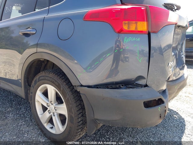 2T3RFREV9EW207682 Toyota Rav4 Xle