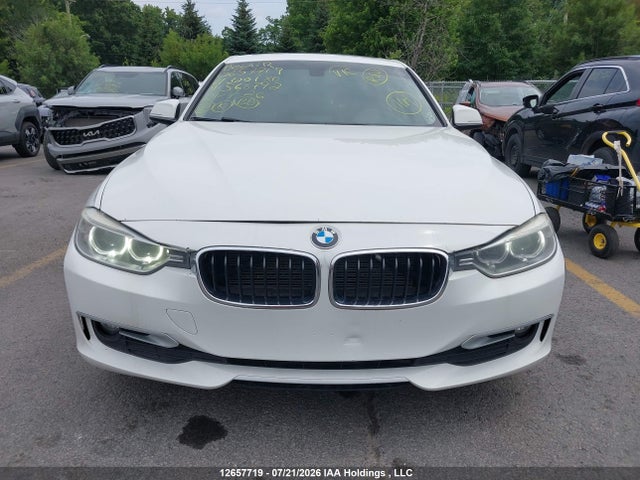 BMW 320i Xdrive 2014 WBA3C3G56ENS68792 Image 12