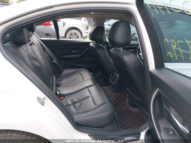 BMW 320i Xdrive 2014 WBA3C3G56ENS68792 Image 8
