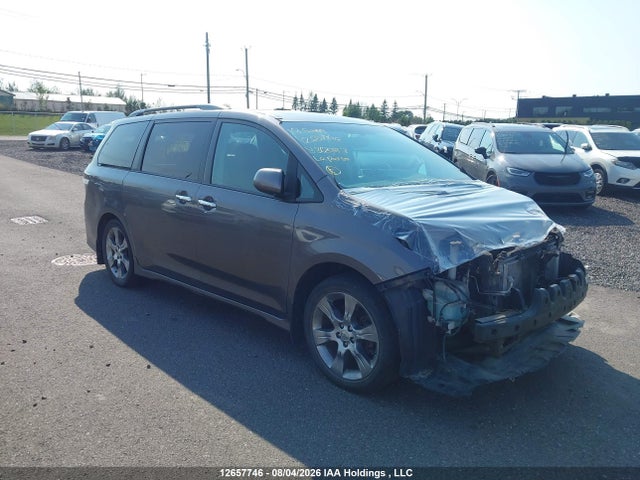12657746 :رقم المزاد ، 5TDXK3DC8DS312083 vin ، 2013 Toyota Sienna Sport مزاد بيع