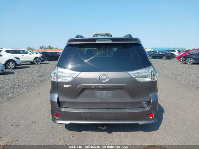 12657746 :رقم المزاد ، 5TDXK3DC8DS312083 vin ، 2013 Toyota Sienna Sport مزاد بيع