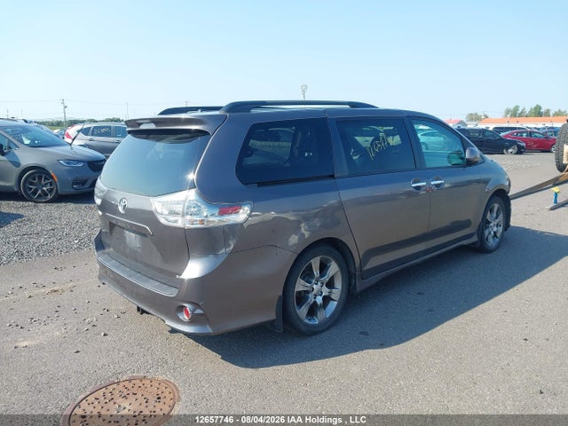 12657746 :رقم المزاد ، 5TDXK3DC8DS312083 vin ، 2013 Toyota Sienna Sport مزاد بيع