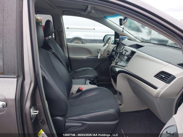 12657746 :رقم المزاد ، 5TDXK3DC8DS312083 vin ، 2013 Toyota Sienna Sport مزاد بيع