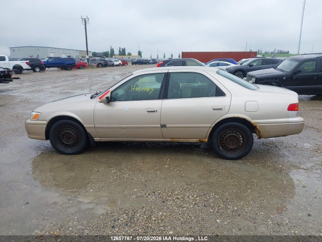 2001 Toyota Camry Ce/le/xle მანქანა იყიდება აუქციონზე, vin: JT2BG22KX10531957, აუქციონის ნომერი: 12657767