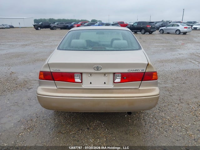 2001 Toyota Camry Ce/le/xle მანქანა იყიდება აუქციონზე, vin: JT2BG22KX10531957, აუქციონის ნომერი: 12657767