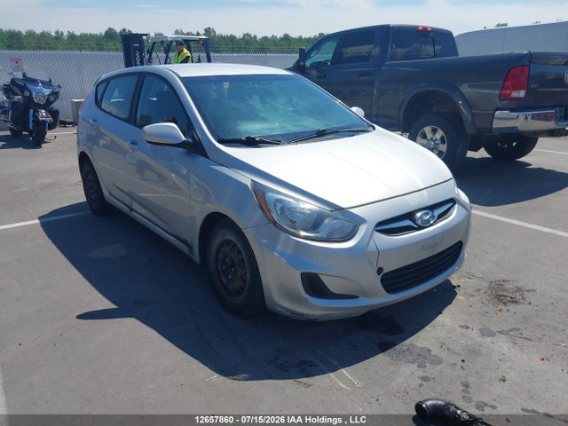 2013 Hyundai Accent Gls/gs მანქანა იყიდება აუქციონზე, vin: KMHCT5AE8DU134731, აუქციონის ნომერი: 12657860