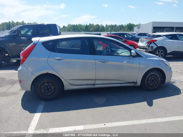 2013 Hyundai Accent Gls/gs მანქანა იყიდება აუქციონზე, vin: KMHCT5AE8DU134731, აუქციონის ნომერი: 12657860
