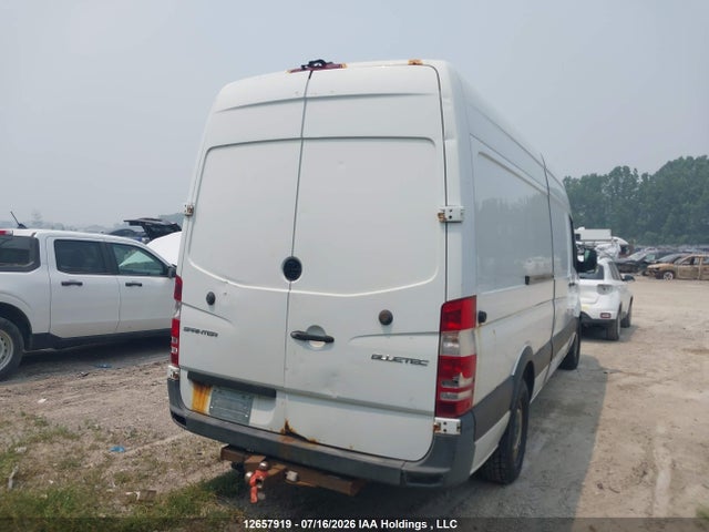 Mercedes-Benz Sprinter 2500 2015 WD3BE8DCXFP112411 Image 16