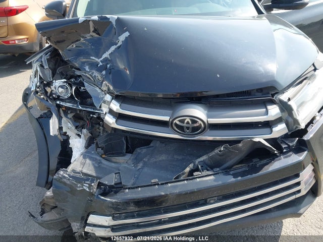 2017 Toyota Highlander Limited მანქანა იყიდება აუქციონზე, vin: 5TDDZRFH3HS357805, აუქციონის ნომერი: 12657932