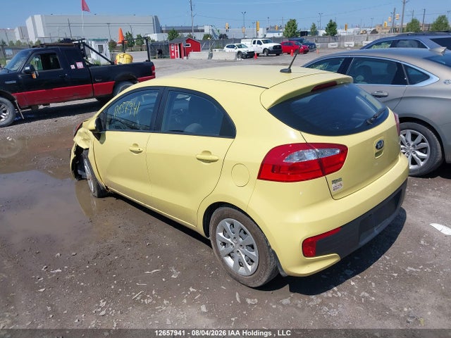 12657941 :رقم المزاد ، KNADM5A37G6541434 vin ، 2016 Kia Rio مزاد بيع