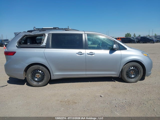12652274 :رقم المزاد ، 5TDDK3DC5FS094612 vin ، 2015 Toyota Sienna Xle 7 Passenger مزاد بيع