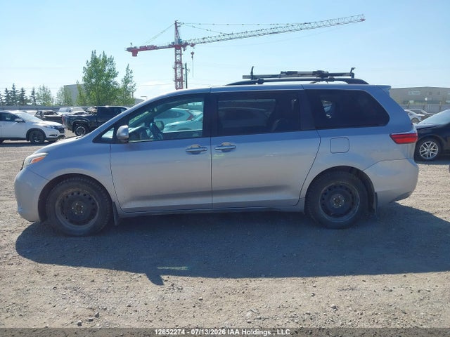 12652274 :رقم المزاد ، 5TDDK3DC5FS094612 vin ، 2015 Toyota Sienna Xle 7 Passenger مزاد بيع