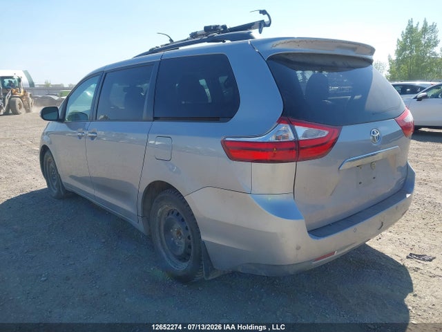 12652274 :رقم المزاد ، 5TDDK3DC5FS094612 vin ، 2015 Toyota Sienna Xle 7 Passenger مزاد بيع