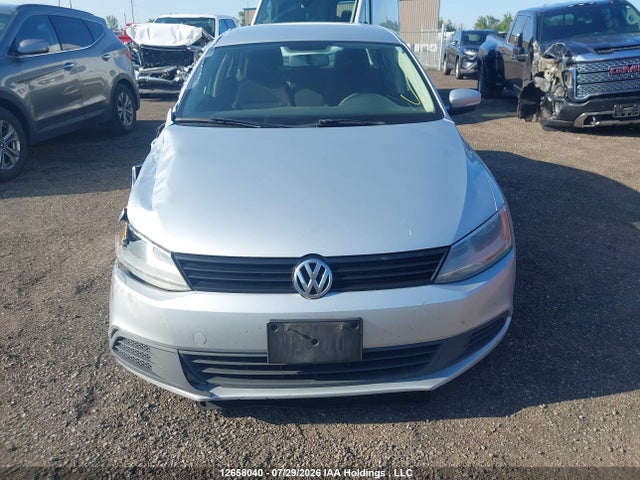 2014 Volkswagen Jetta 2.0l Trendline+ მანქანა იყიდება აუქციონზე, vin: 3VW2K7AJ7EM248704, აუქციონის ნომერი: 12658040