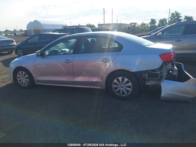 2014 Volkswagen Jetta 2.0l Trendline+ მანქანა იყიდება აუქციონზე, vin: 3VW2K7AJ7EM248704, აუქციონის ნომერი: 12658040