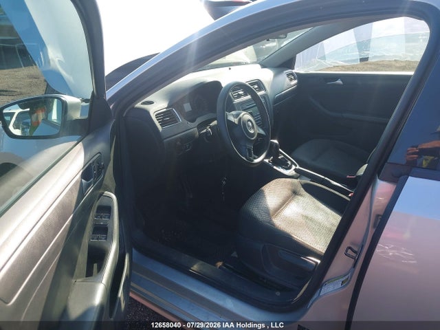 2014 Volkswagen Jetta 2.0l Trendline+ მანქანა იყიდება აუქციონზე, vin: 3VW2K7AJ7EM248704, აუქციონის ნომერი: 12658040