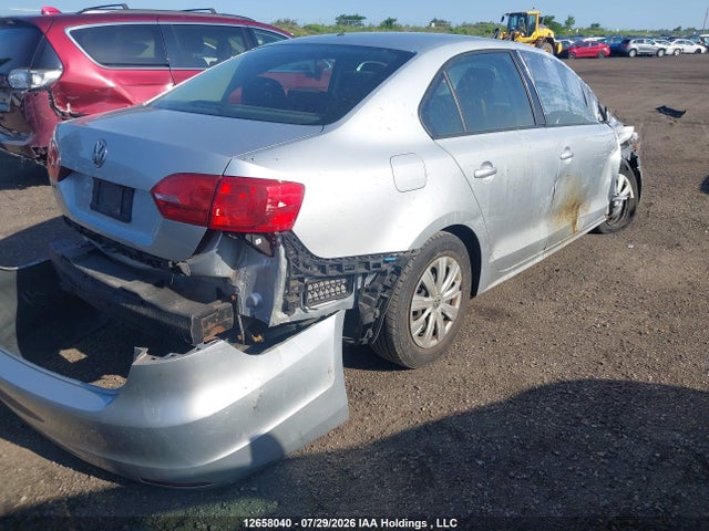 2014 Volkswagen Jetta 2.0l Trendline+ მანქანა იყიდება აუქციონზე, vin: 3VW2K7AJ7EM248704, აუქციონის ნომერი: 12658040