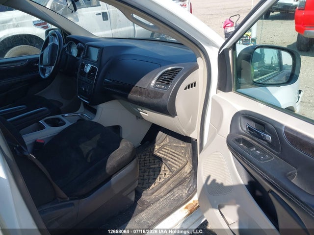 12658064 :رقم المزاد ، 2C4RC1BG6FR696988 vin ، 2015 Chrysler Town & Country Touring مزاد بيع