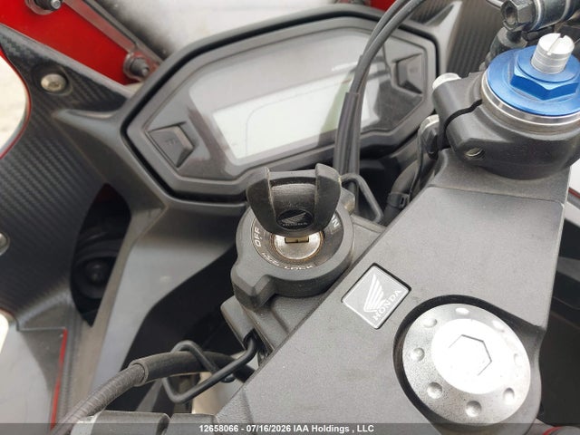 Продаж на аукціоні авто 2016 Honda Cbr500 Ra-abs, vin: MLHPC4425G5300023, номер лоту: 12658066
