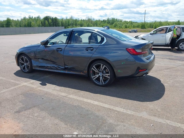 BMW 330xe 2022 WBA5P9C02NFM11631 Image 3