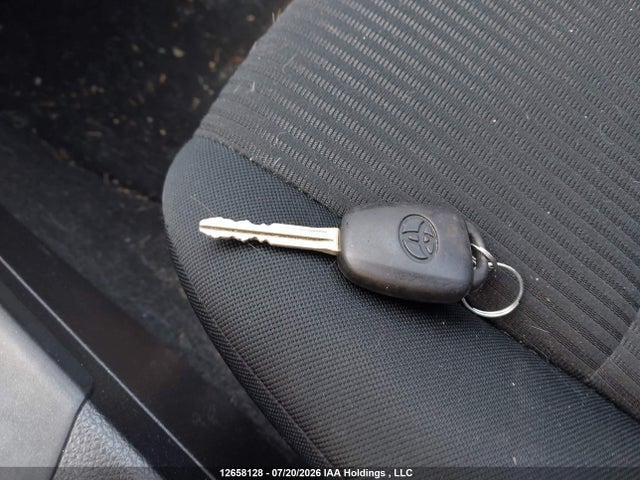 Toyota RAV4 LE 2018 2T3BFREV4JW756489 Image 11