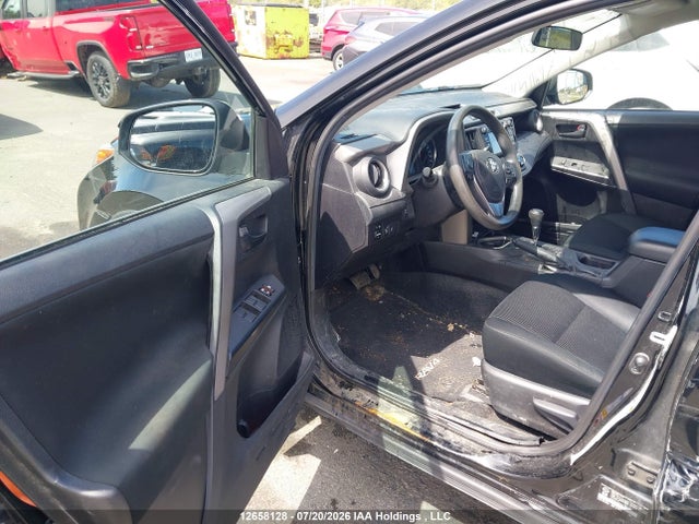 Toyota RAV4 LE 2018 2T3BFREV4JW756489 Image 19