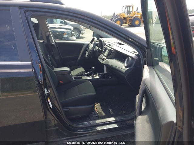 Toyota RAV4 LE 2018 2T3BFREV4JW756489 Image 5